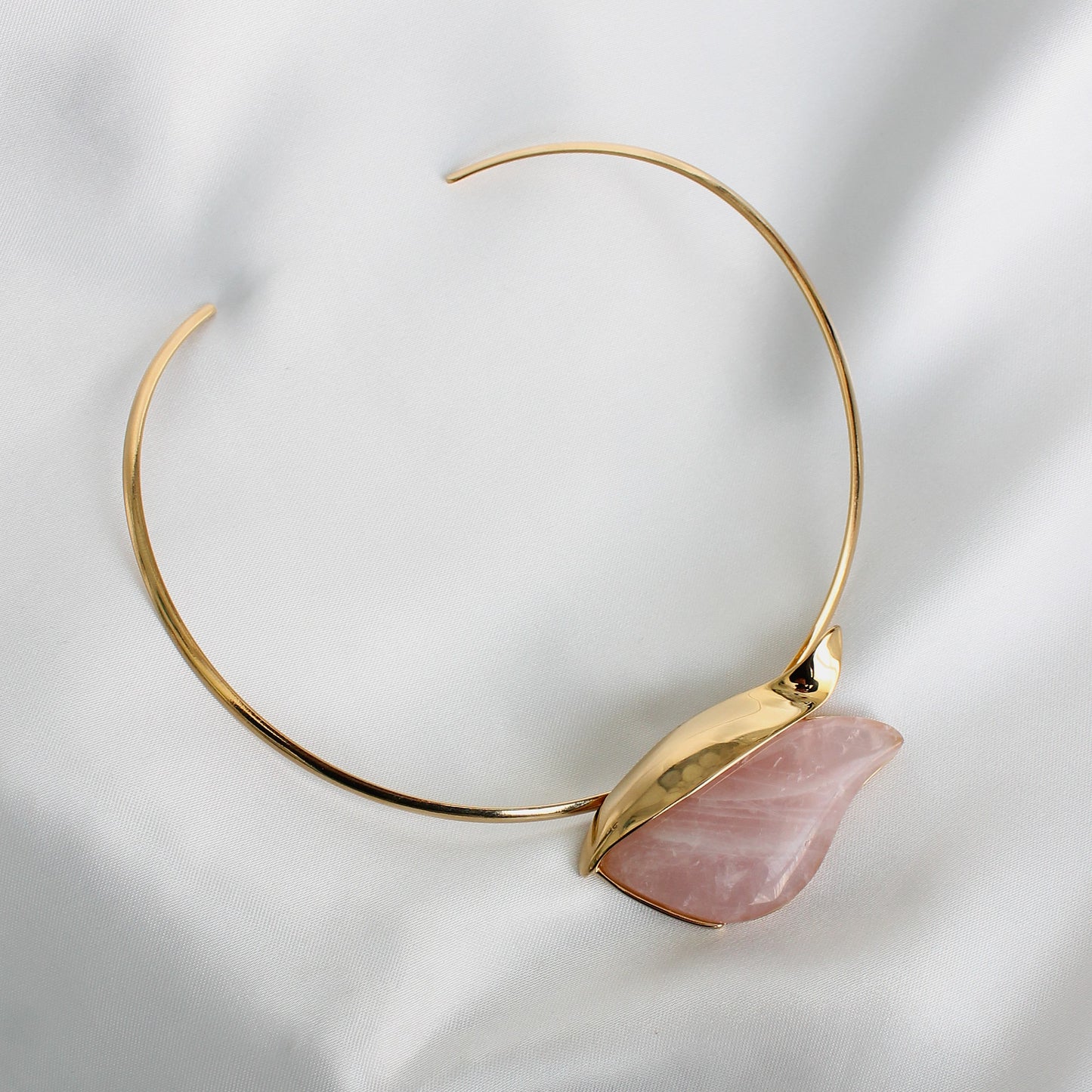 Maxi Pingente - Banho de ouro 18k - Pedra Natural - Quartzo rosa - Coleção Tulipa